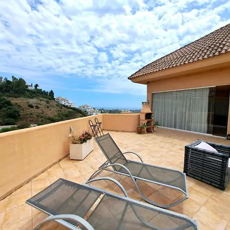 Aloha Hill Club Family Large Terrace And Bbq Apartment